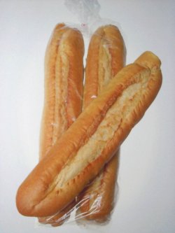 Croques in 32 cm und 55 cm L�nge  von der Croque B&auml;ckerei Stahmer, Schleswig